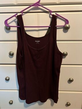 Two Old Navy Women's Dark Burgundy and olive Green Tank Tops